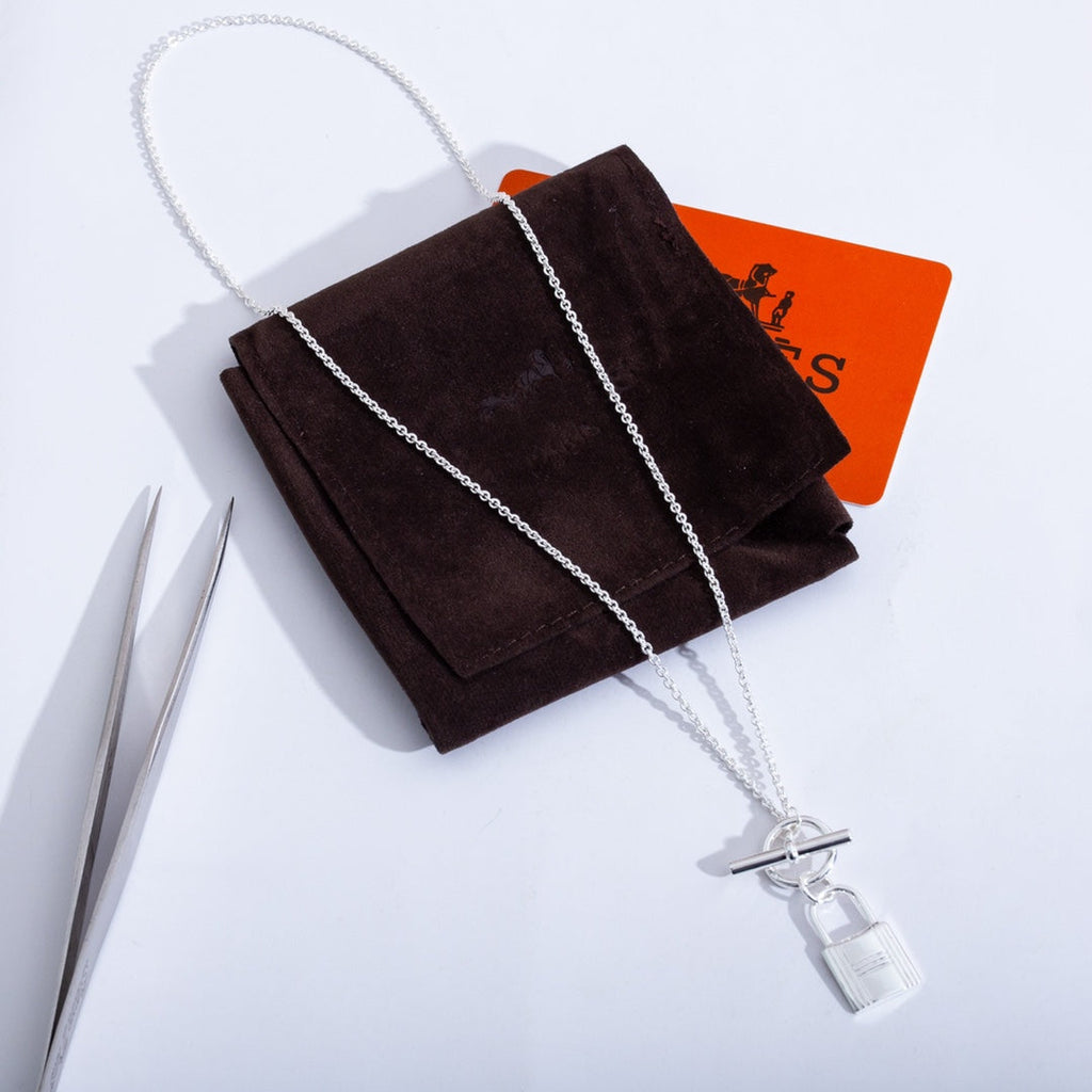 HERMES KELLY PEDANT SILVER