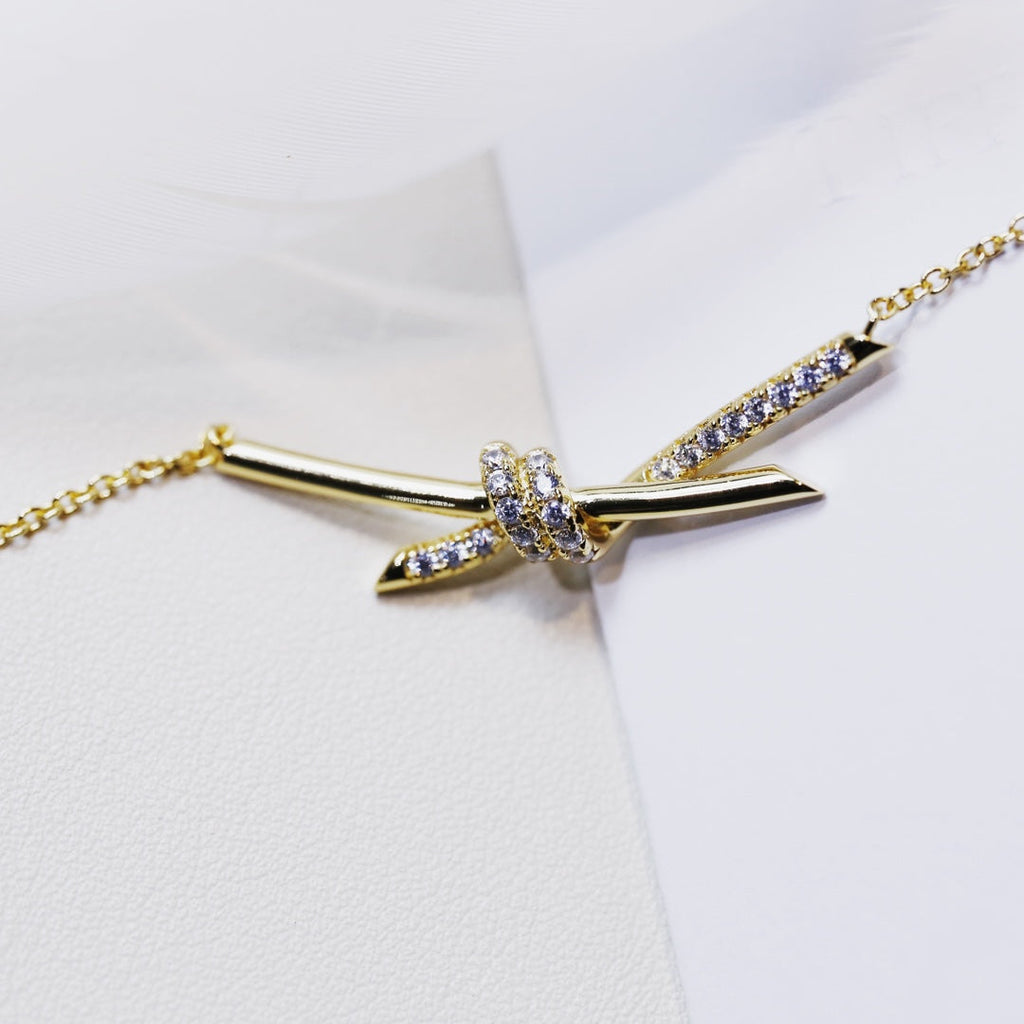TIFFANY KNOT NECKLACE GOLD DIAMONDS