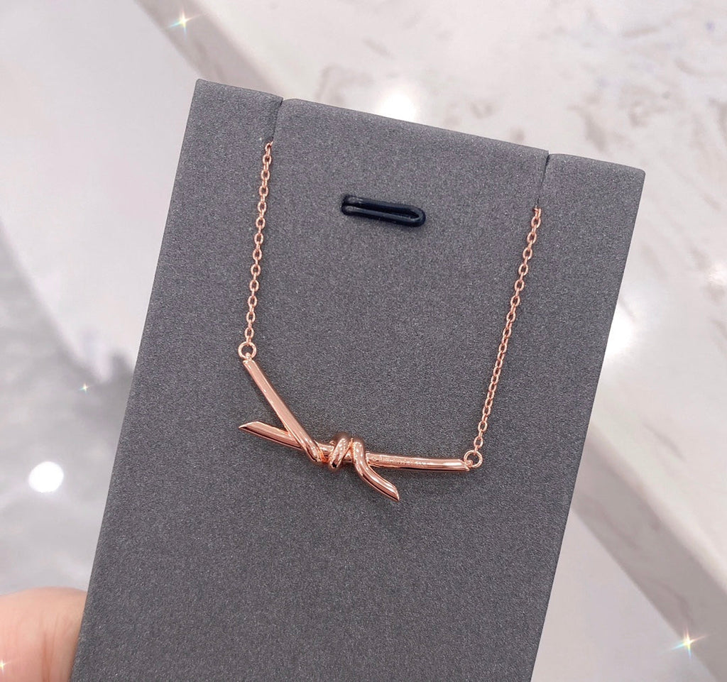 TIFFANY KNOT NECKLACE DIAMONDS