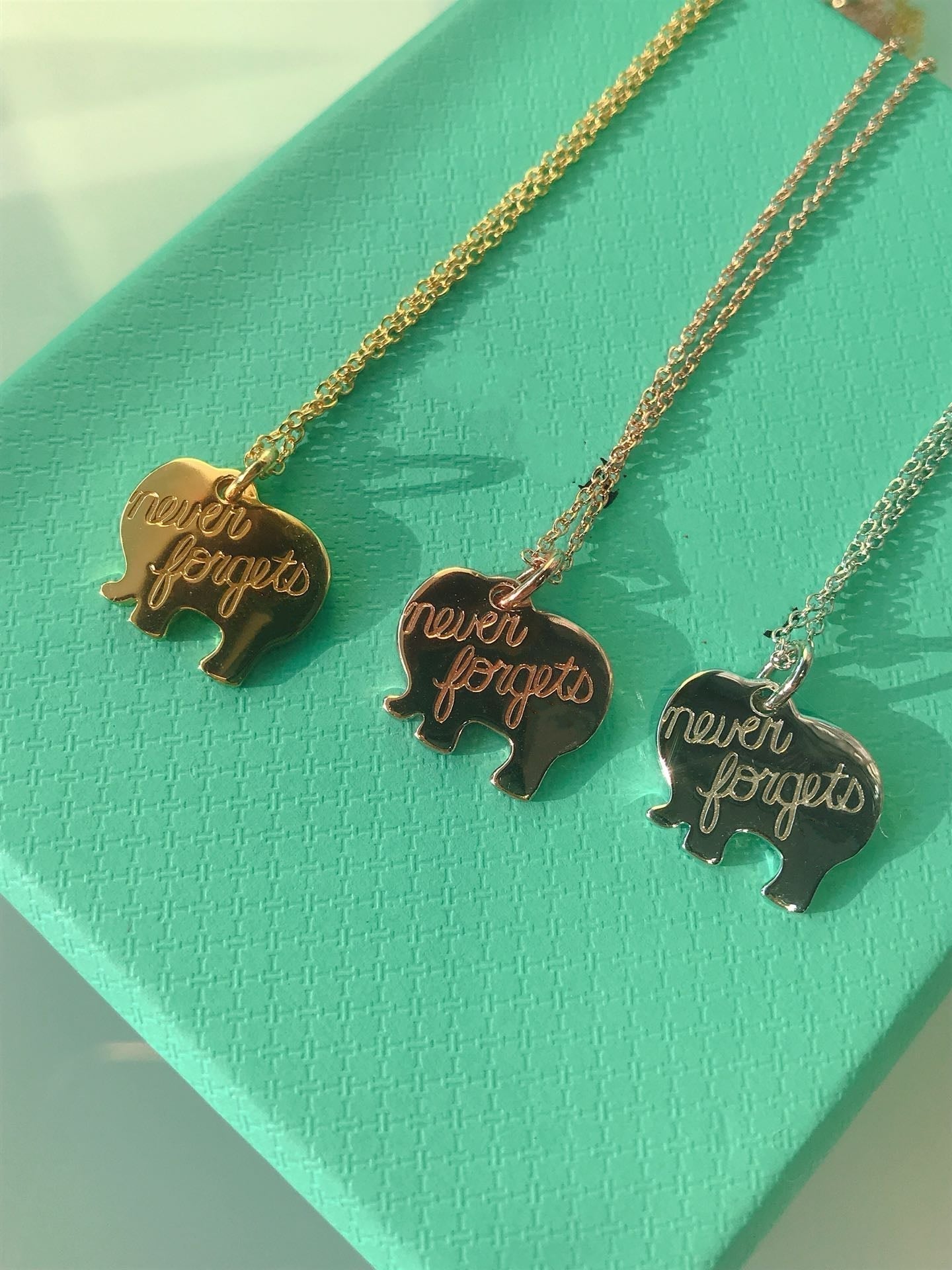 TIFFANY ELEPHANT PEDANT NECKLACE