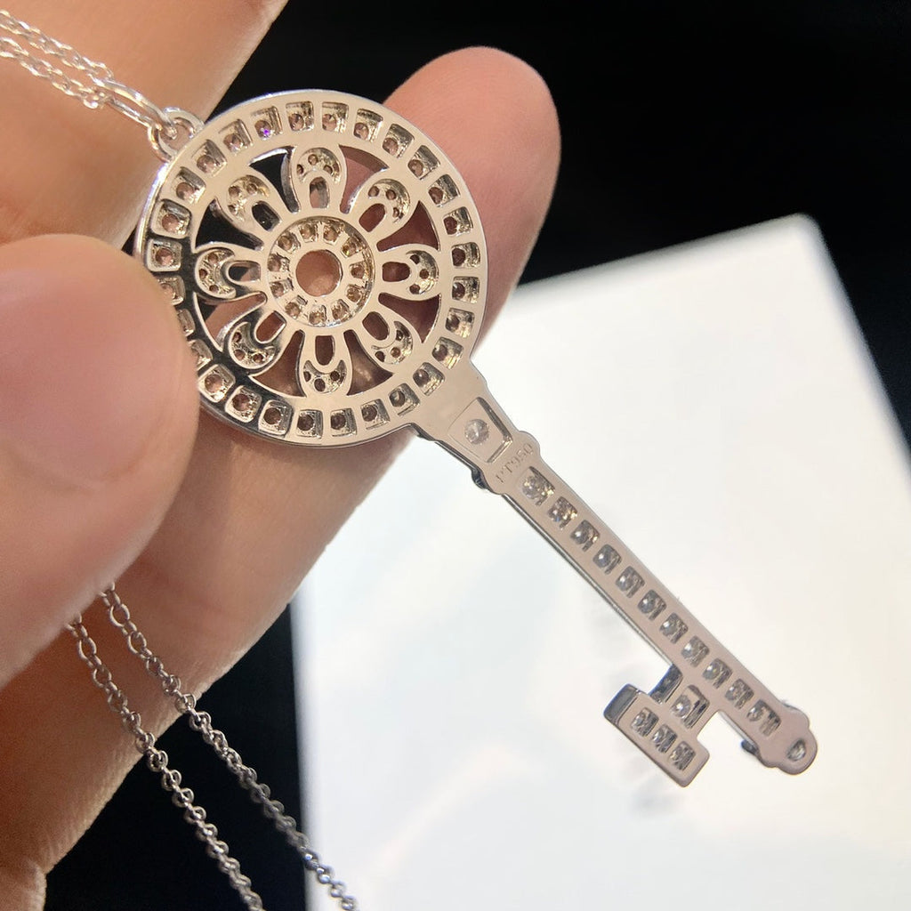 TIFFANY PETAL KEY PEDANT