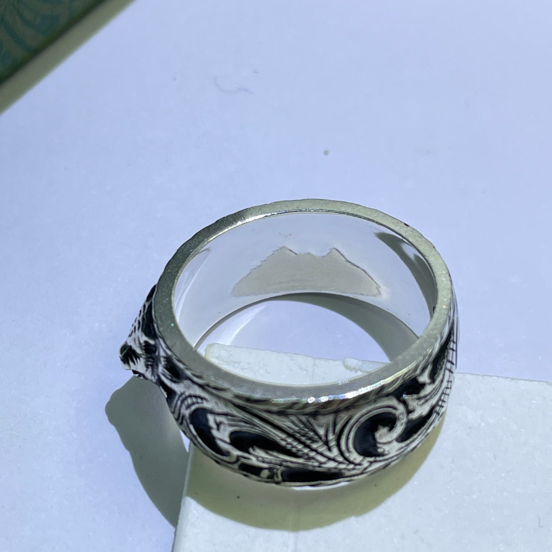 GUCCI GG ENGRAVED SILVER RING