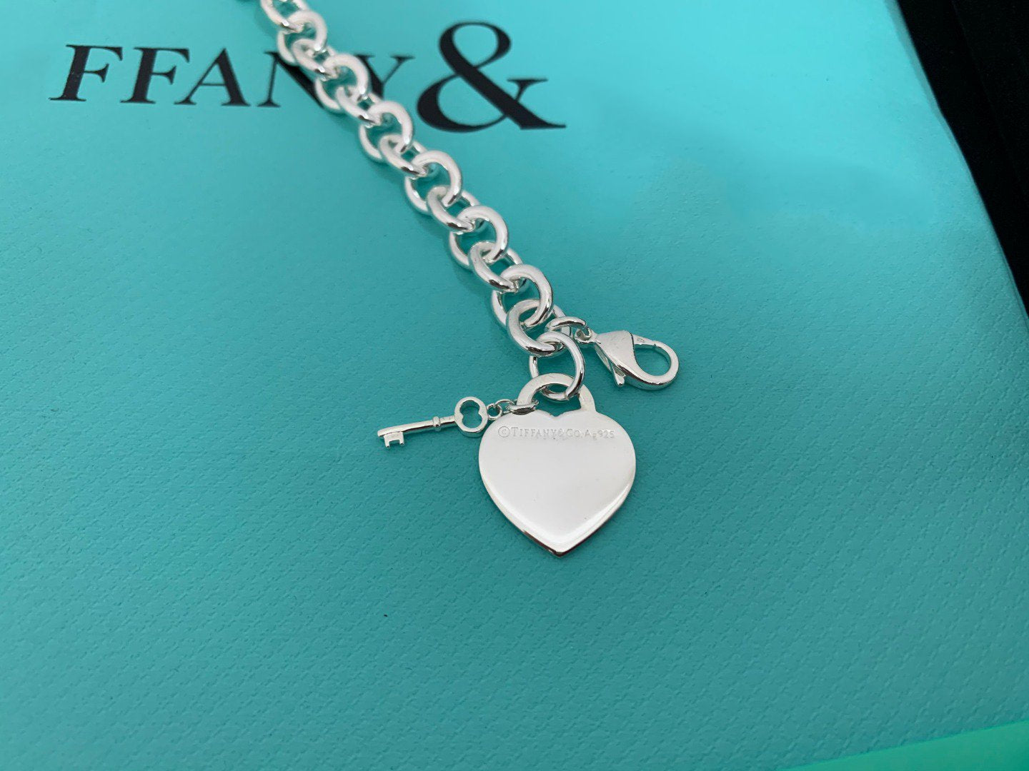 TIFFANY KEY HEART CARD CHUNKY INTERLOCKING BRACELET LENGTH