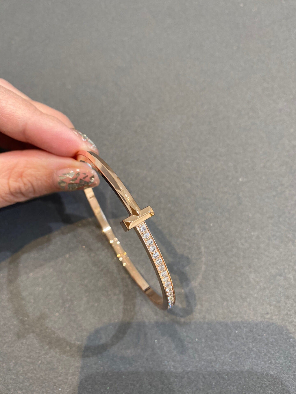 TIFFANY NARROW T1 HINGED BANGLE DIAMOND PINK GOLD
