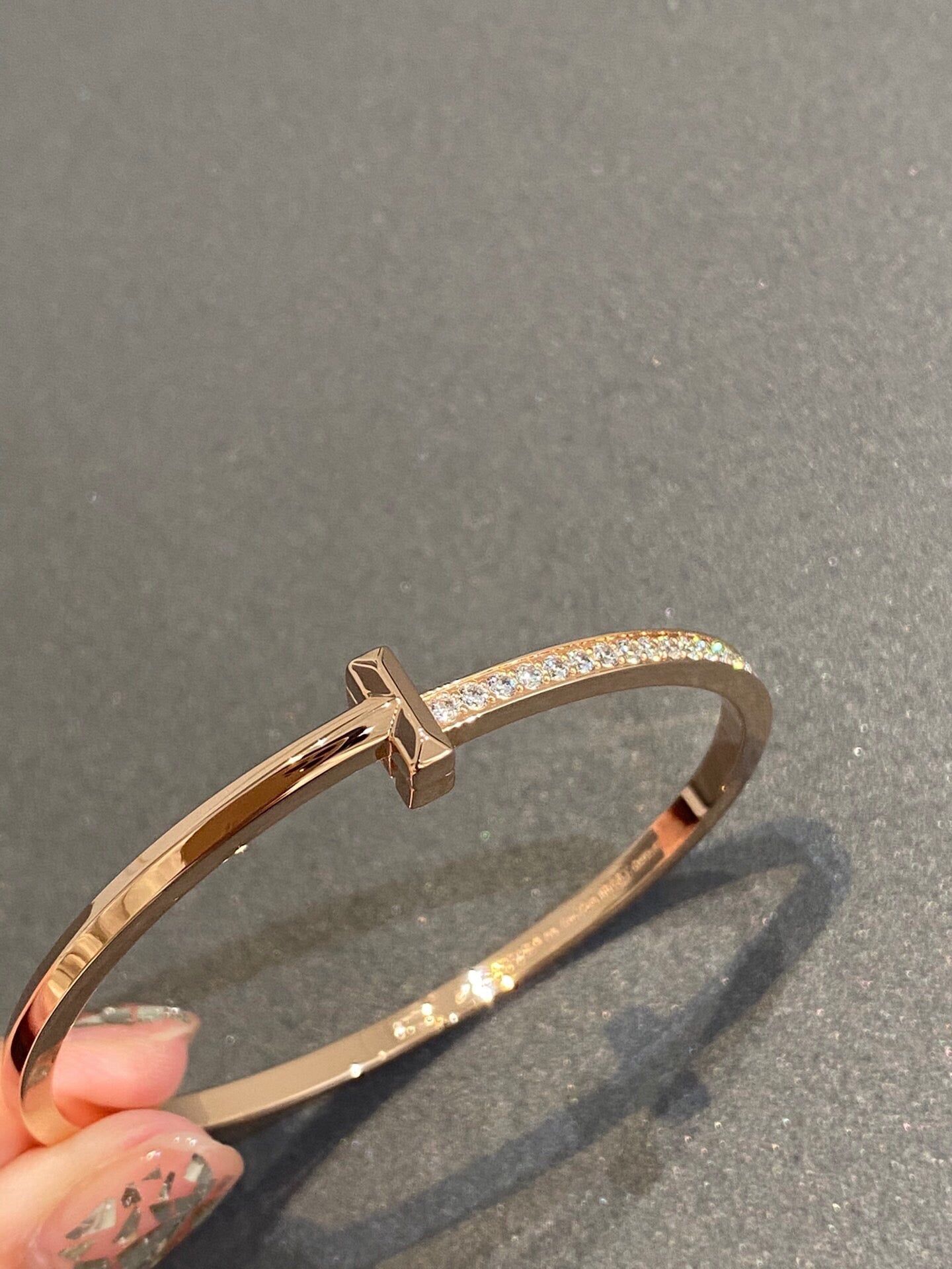 TIFFANY NARROW T1 HINGED BANGLE DIAMOND PINK GOLD