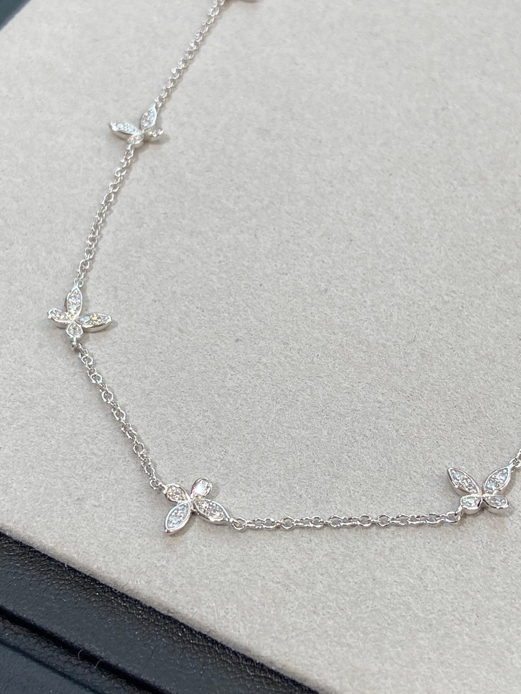 GRAFF CLASSIC BUTTERFLY PETITE DIAMOND SILVER NECKLACE