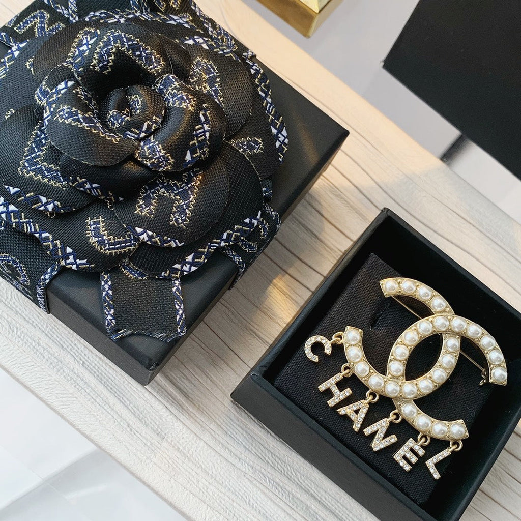 Chanel Brooch 156611