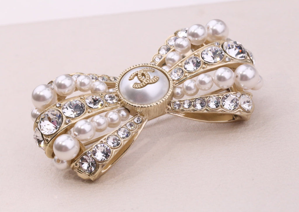 Chanel Brooch Gold
