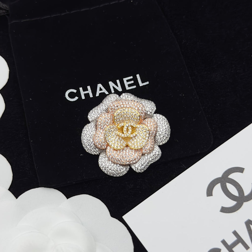 Chanel Brooch Gold-Silver 173413