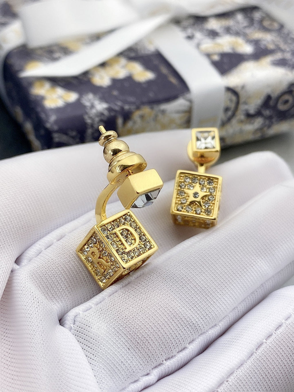 DIOR D-STAR GOLD DIAMOND EARRINGS