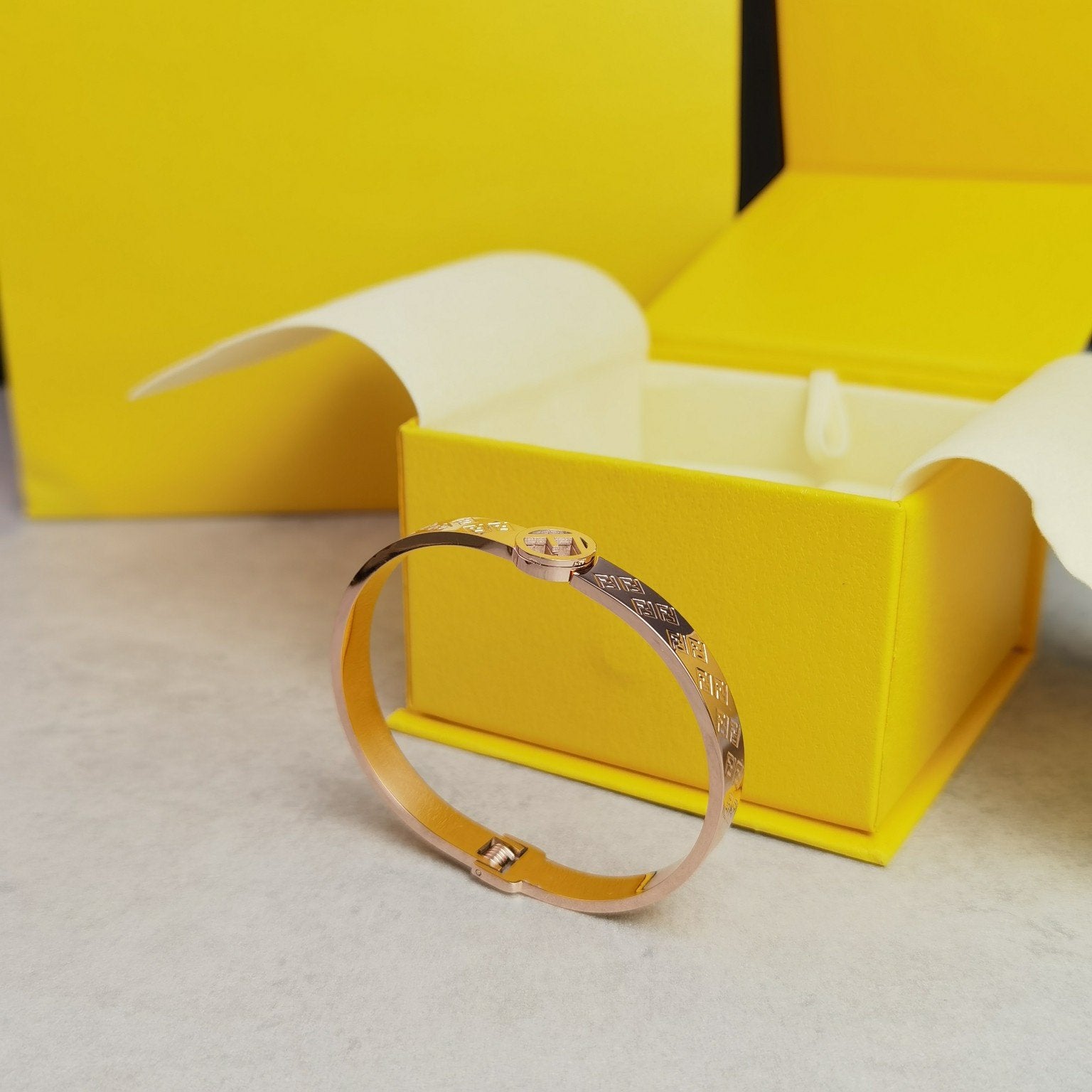 FENDI FF LOGO BRACELET SILVER