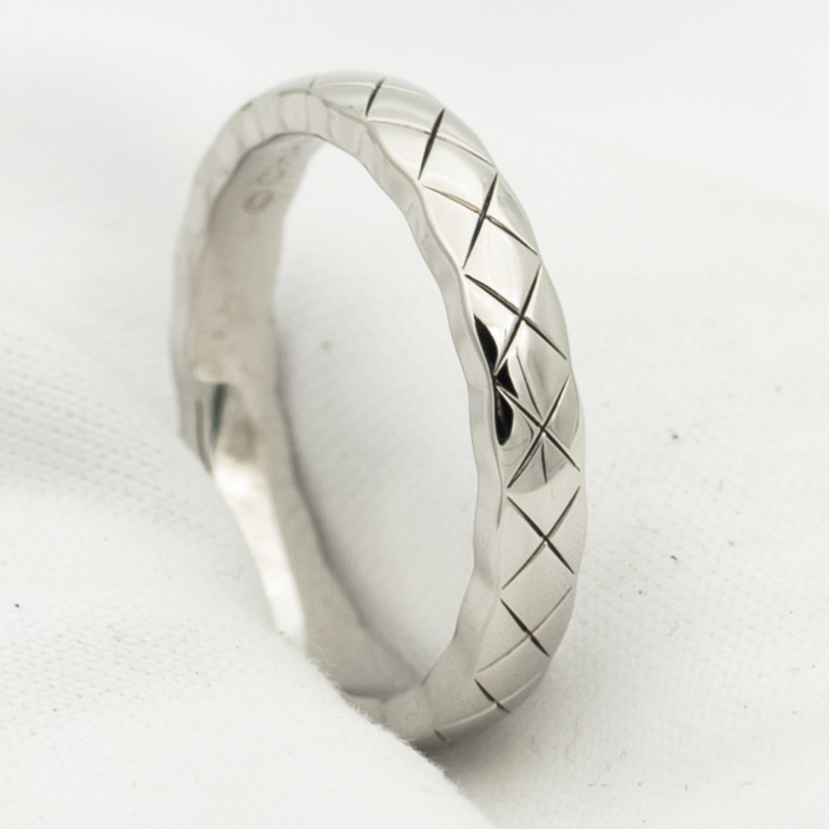 Chanel Crush Mini Classic Ring