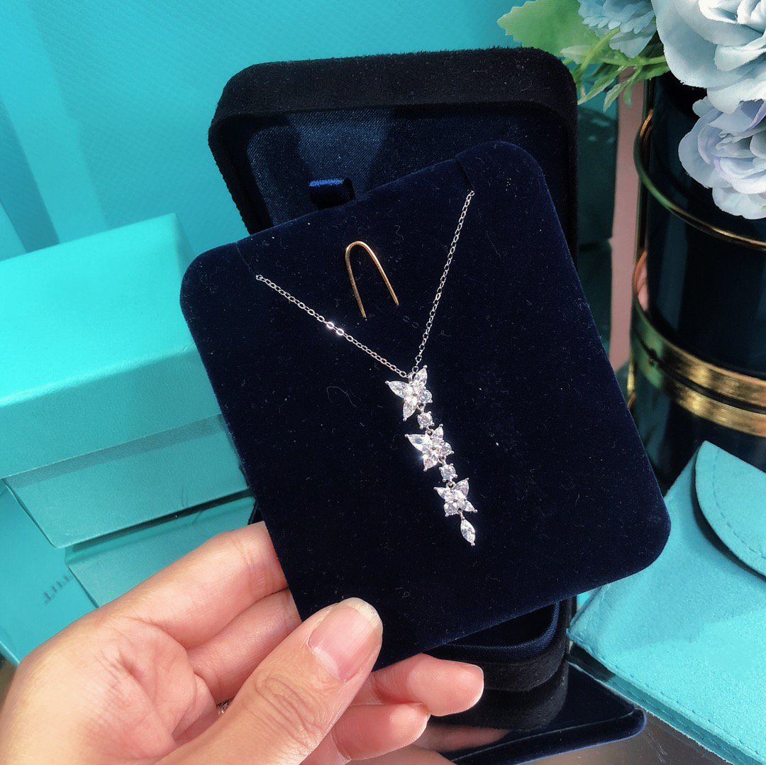 TIFFANY MIXED CLUSTER DIAMOND DROP PENDANT