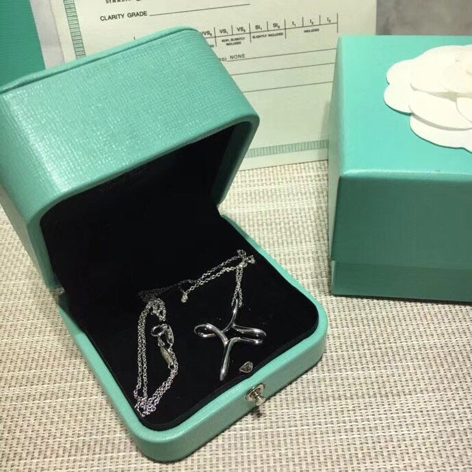 TIFFANY CROSS NECKLACE STERLING SILVER MATERIAL