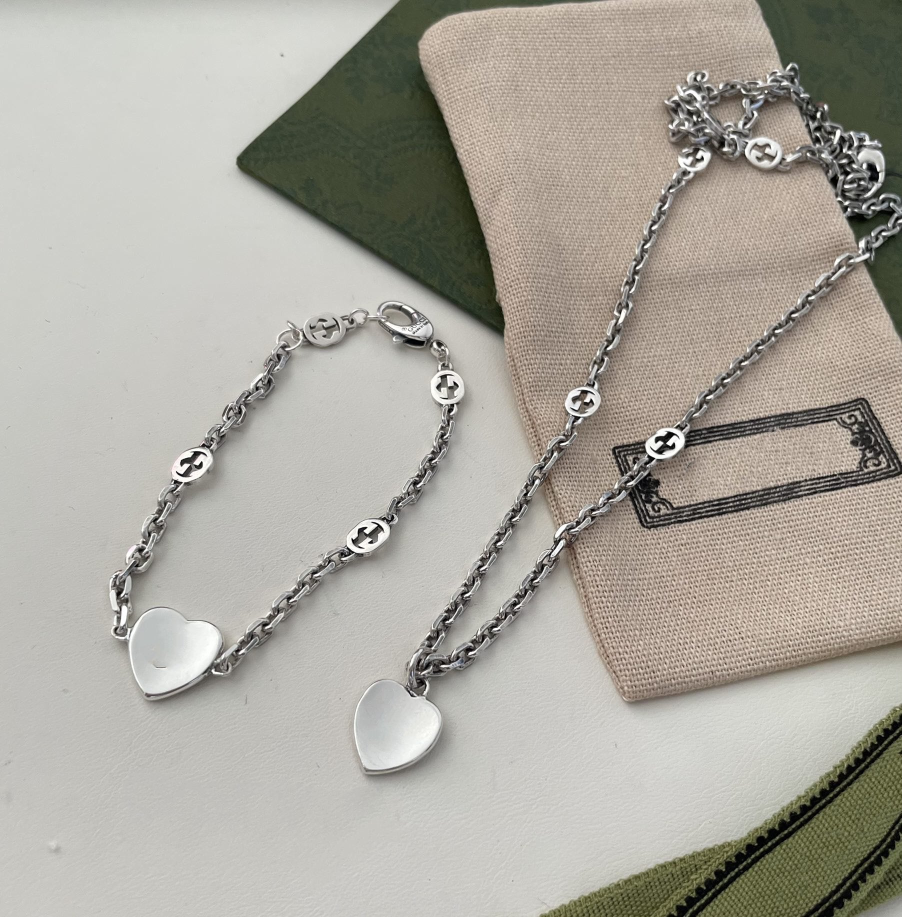 GUCCI GG HEARTS STERLING SILVER BLUE ENAMEL PENDANT NECKLACE