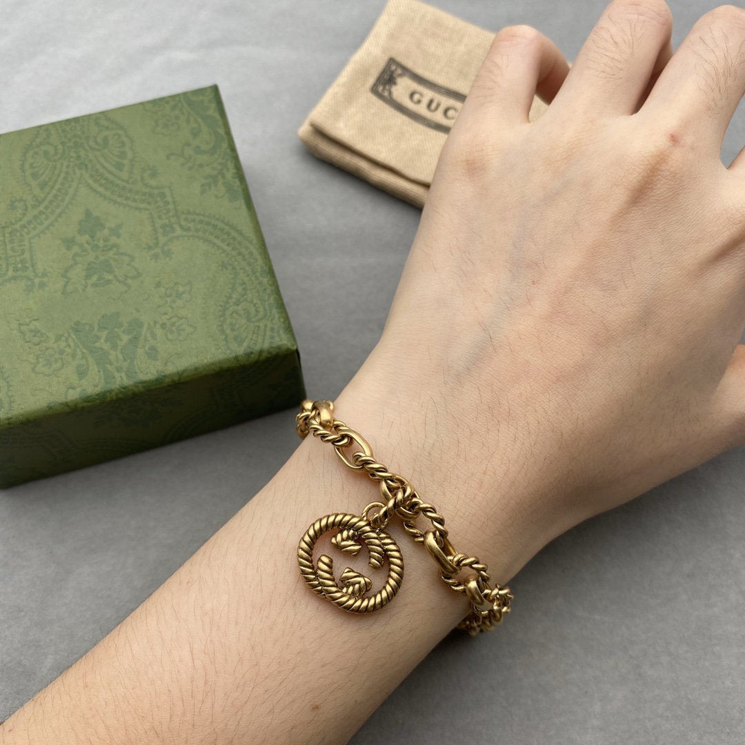 GUCCI FANCY LINK CHAIN GOLD BRACELET ALPHABET
