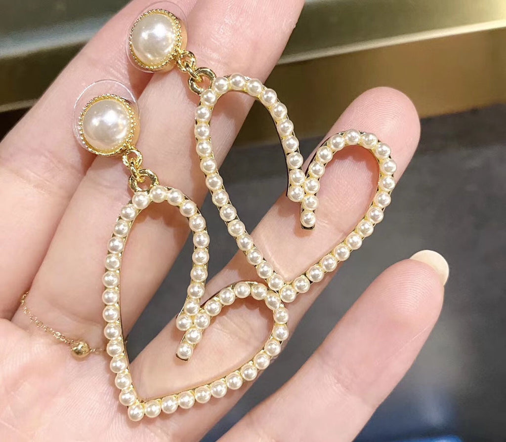 DIOR PEARL GOLD PLATED OPEN HEART EARRINGS