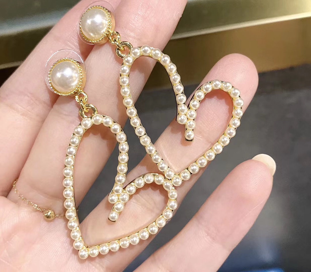 DIOR PEARL GOLD PLATED OPEN HEART EARRINGS