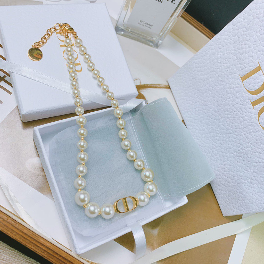 DIOR CD PEARL NECKLACE