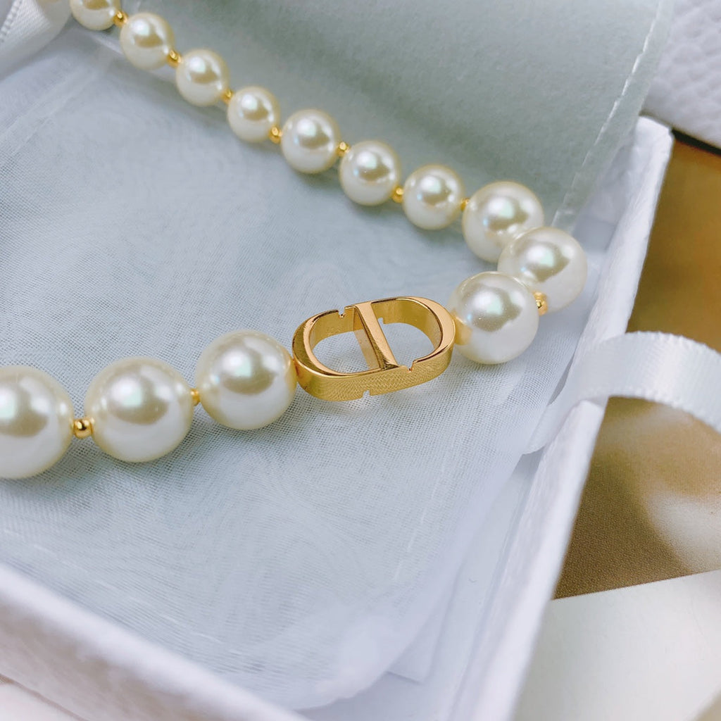 DIOR CD PEARL NECKLACE