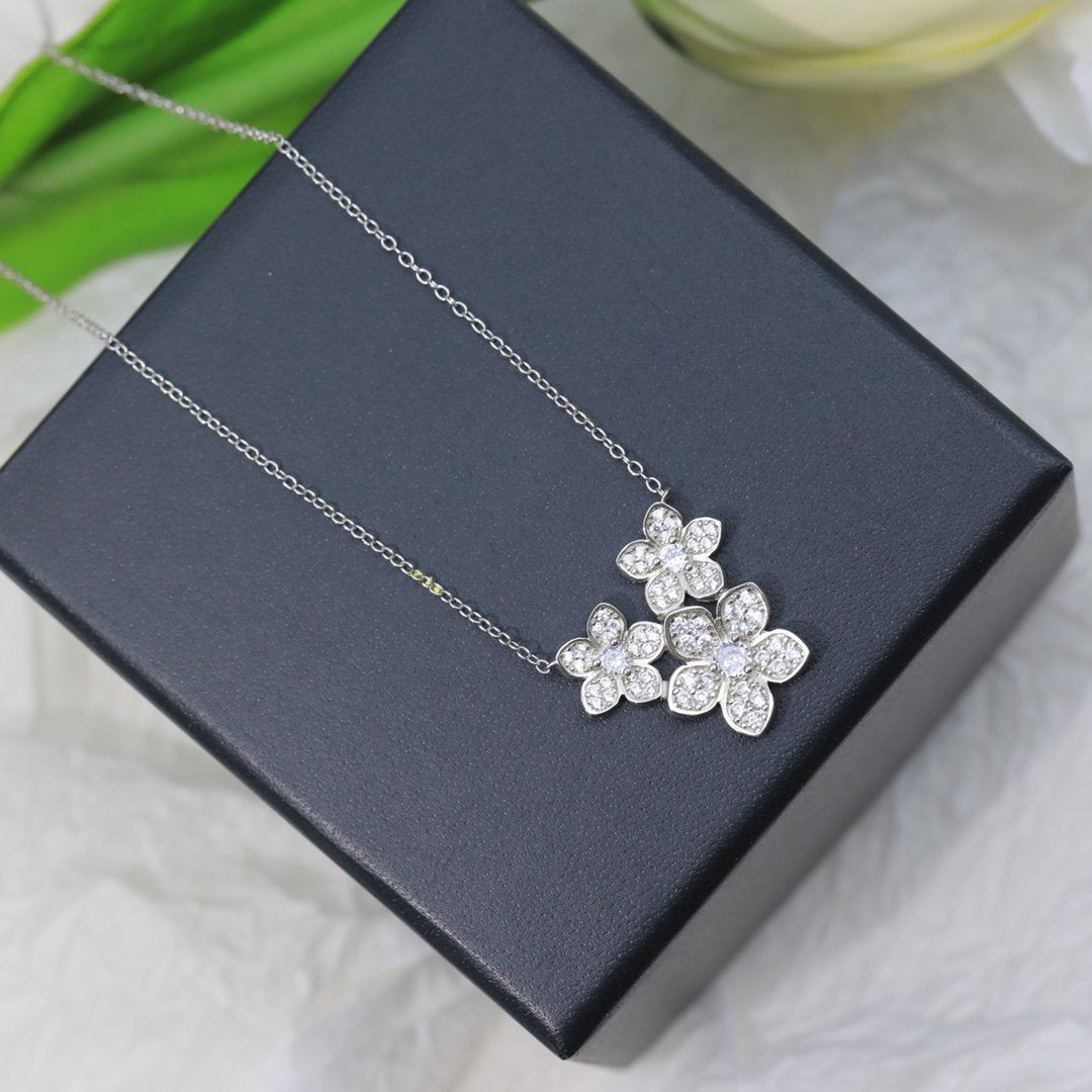 GRAFF WILD FLOWER SILVER DIAMOND CLUSTER NECKLACE