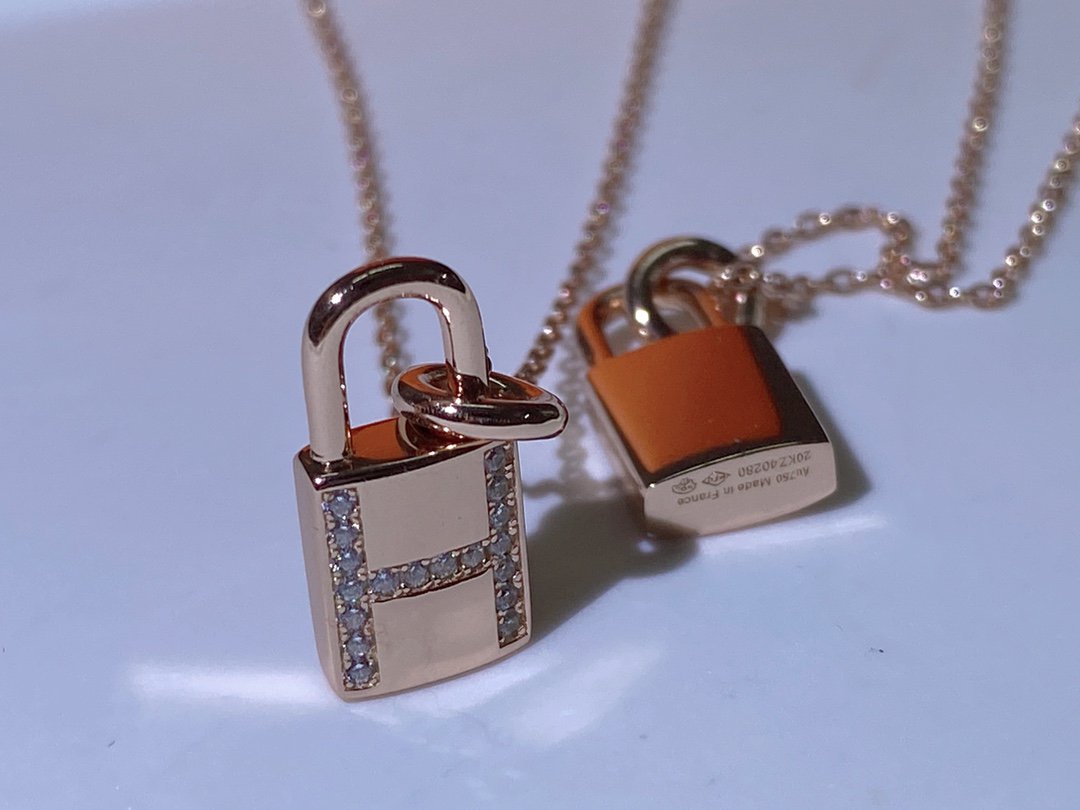 HERMES HM ADVANCED NICHE LOCK HEAD NECKLACE DIAMONDS