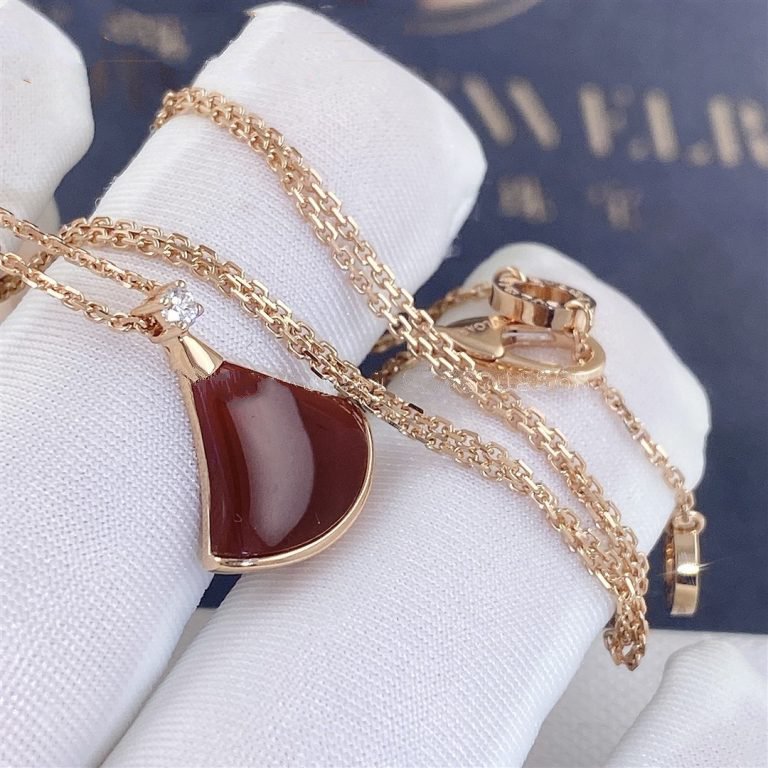BVLGARI DREAM NECKLACE CARNELIAN 1 DIAMOND