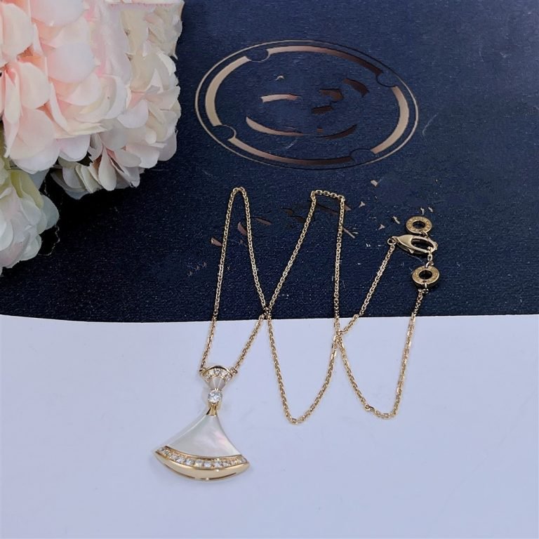BVLGARI DREAM NECKLACE MOP GOLD DIAMOND