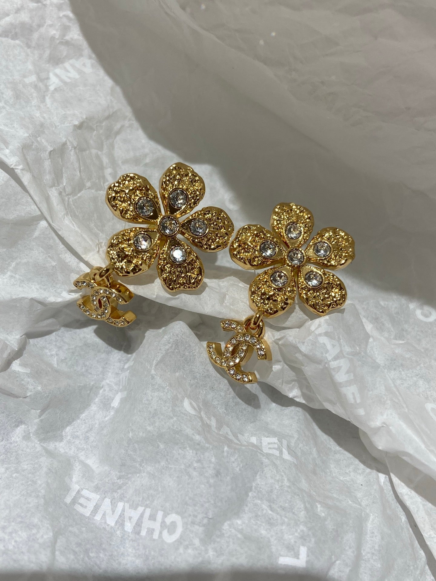 Chanel Vintage Flower Gold Diamond Earrings