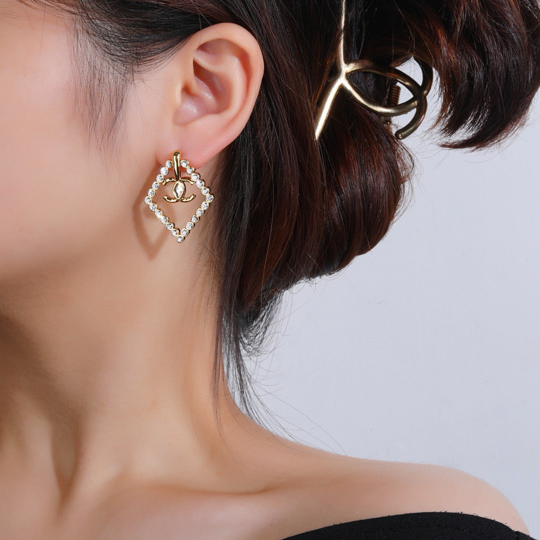 Chanel Mini Gorgeous Gold Diamond Earring