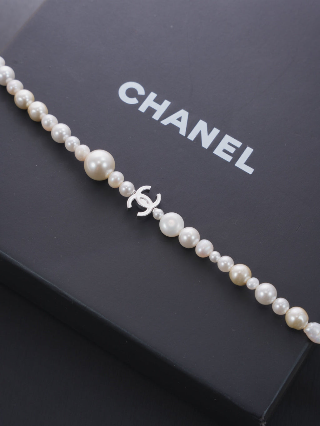 Chanel 2026 Freshwater Pearl Silver Double C Short Necklace Choker