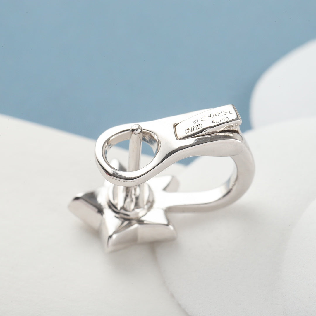 Chanel Comette Etoille Diamonds Flug Silver Earrings